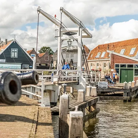 The Dutch Buoy * Monnickendam