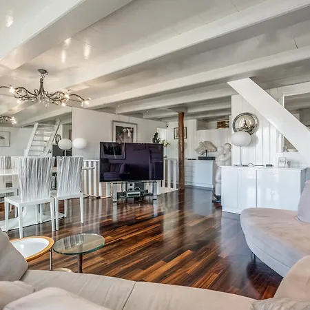 The Dutch Buoy * Monnickendam