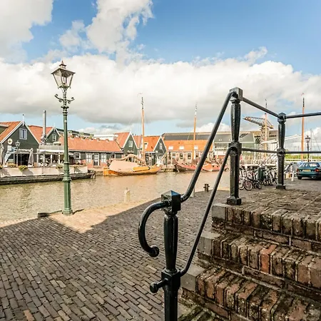 The Dutch Buoy Holiday home Monnickendam