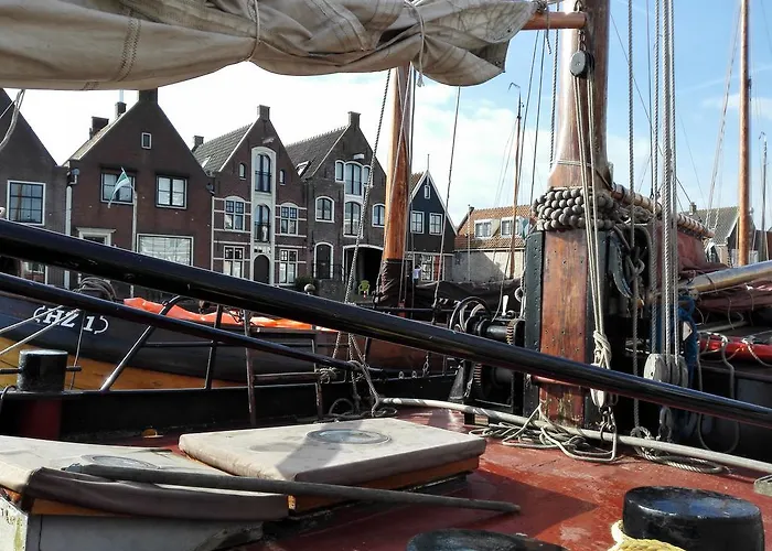 The Dutch Buoy Монникендам