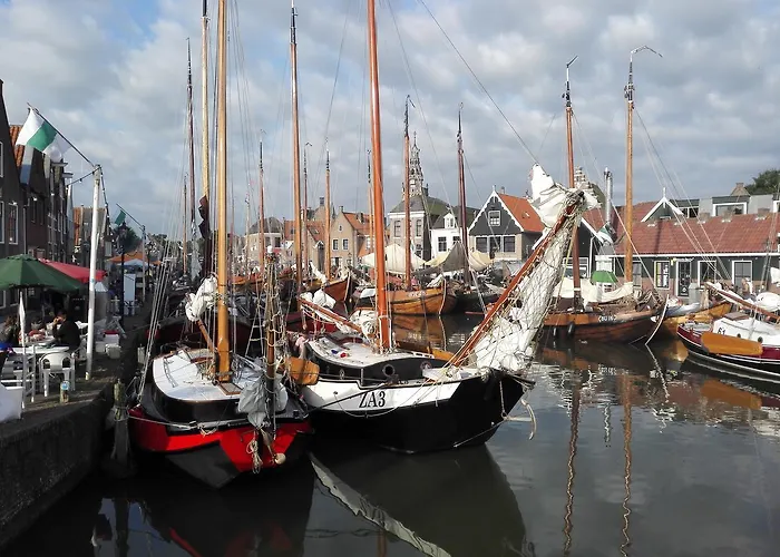 The Dutch Buoy Монникендам