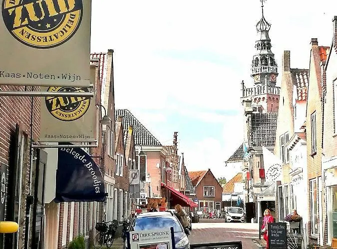 The Dutch Buoy Монникендам