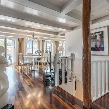 펜션 The Dutch Buoy 모니켄담