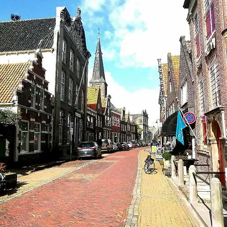 The Dutch Buoy 펜션 모니켄담